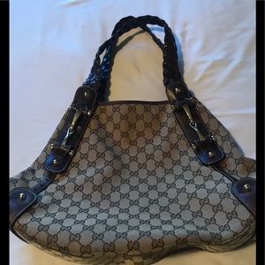 Authentic Gucci Pelham medium canvas hobo. Dust bag included